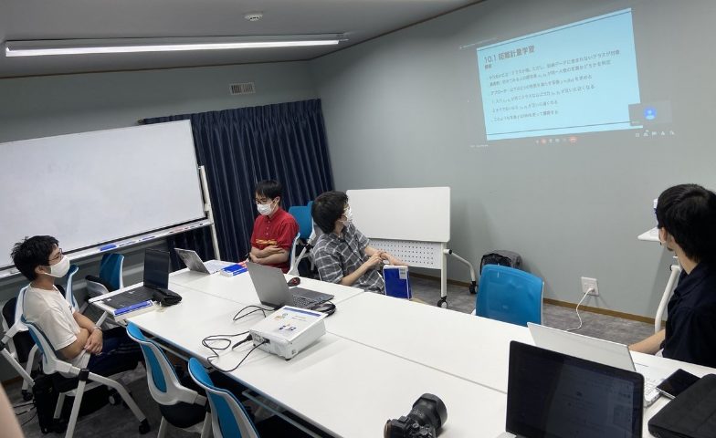 輪読会の様子