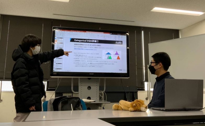 輪読会の様子
